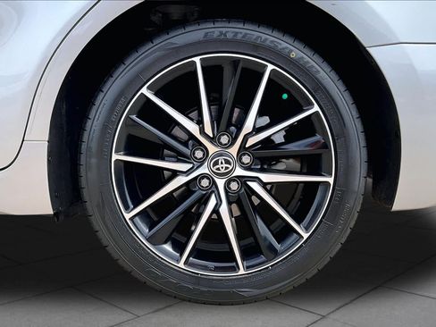 Used 2024 Toyota Camry SE FWD image 11
