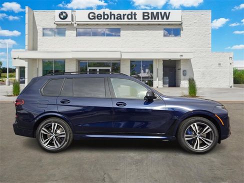 New 2026 BMW X7 M60i image 4