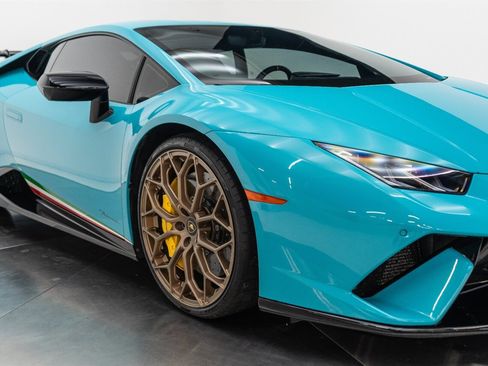Used 2019 Lamborghini Huracan Performante AWD/4WD image 23