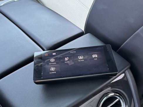 Used 2021 Bentley Bentayga Base image 20