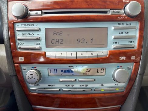 Used 2009 Toyota Camry XLE FWD image 18