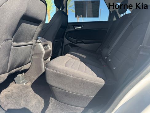 Used 2018 Ford Edge SE FWD image 13