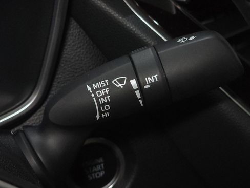 Used 2020 Toyota Corolla XSE image 28