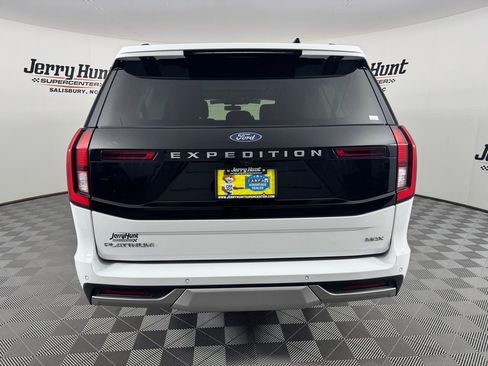 Used 2025 Ford Expedition Max Platinum AWD/4WD image 7