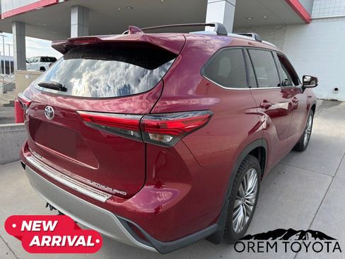 Used 2020 Toyota Highlander Platinum AWD/4WD image 9