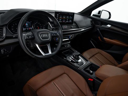 Certified 2023 Audi Q5 2.0T Premium w/ Convenience Package AWD/4WD image 8
