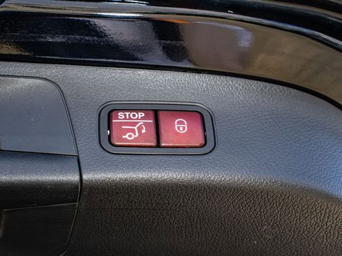 Used 2021 Mercedes-Benz GLA 250 w/ Premium Package image 14