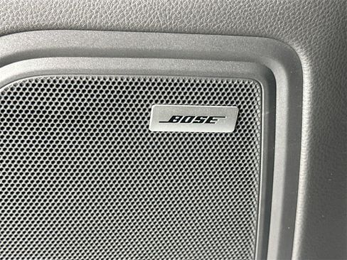 Certified 2025 Porsche Macan image 33