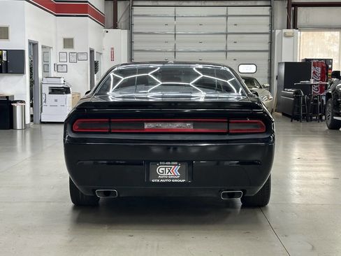 Used 2012 Dodge Challenger R/T image 3