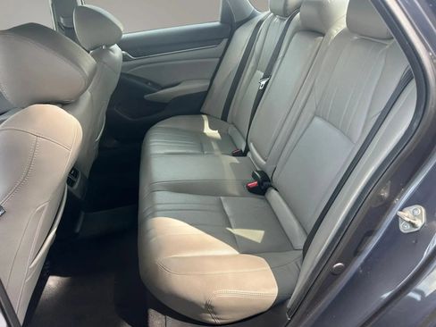 Used 2019 Honda Accord EX image 18