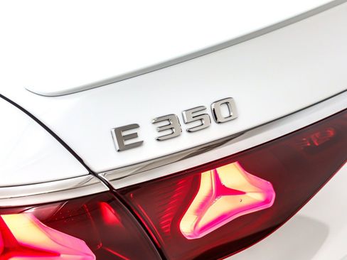 Used 2026 Mercedes-Benz E 350 Sedan image 9