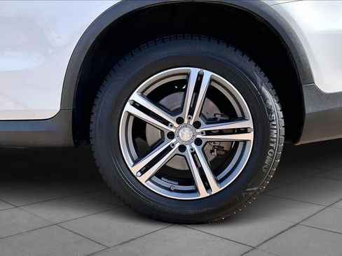 Used 2020 Mercedes-Benz GLC 300 4MATIC image 11