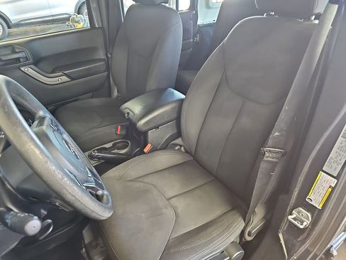 Used 2017 Jeep Wrangler Unlimited Sport image 14