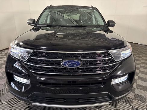 Used 2023 Ford Explorer XLT w/ Equipment Group 202A image 3