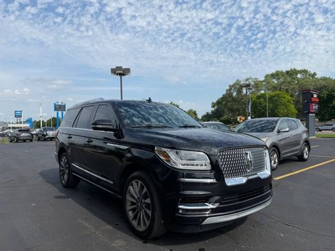 Used 2021 Lincoln Navigator Reserve AWD/4WD image 3