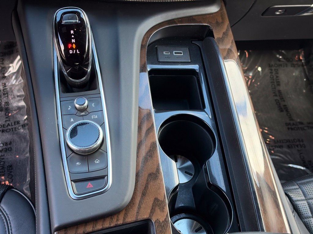 Used 2023 Cadillac Escalade ESV Sport Platinum w/ LPO, ONYX Package AWD/4WD image 18