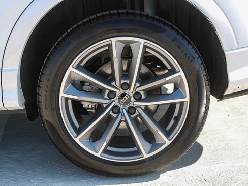 New 2025 Audi Q3 2.0T Premium image 14