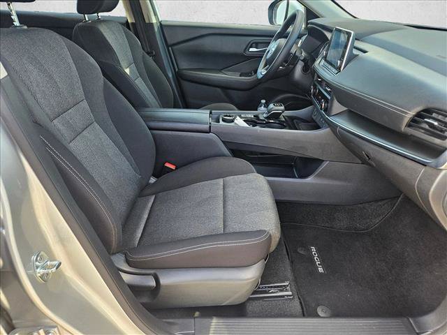 Used 2024 Nissan Rogue SV AWD/4WD image 20