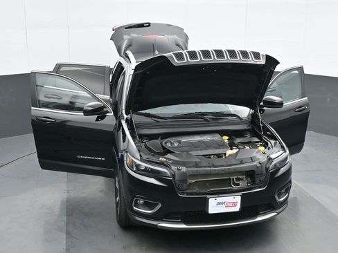 Used 2020 Jeep Cherokee Limited image 34