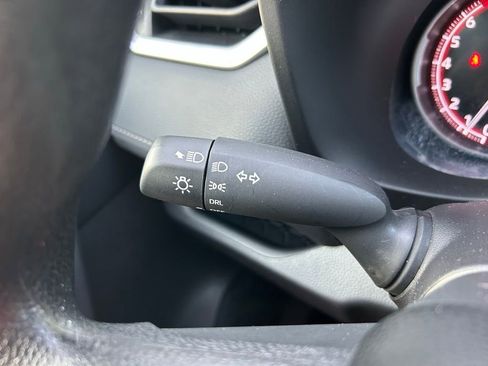Certified 2025 Toyota RAV4 LE FWD image 21