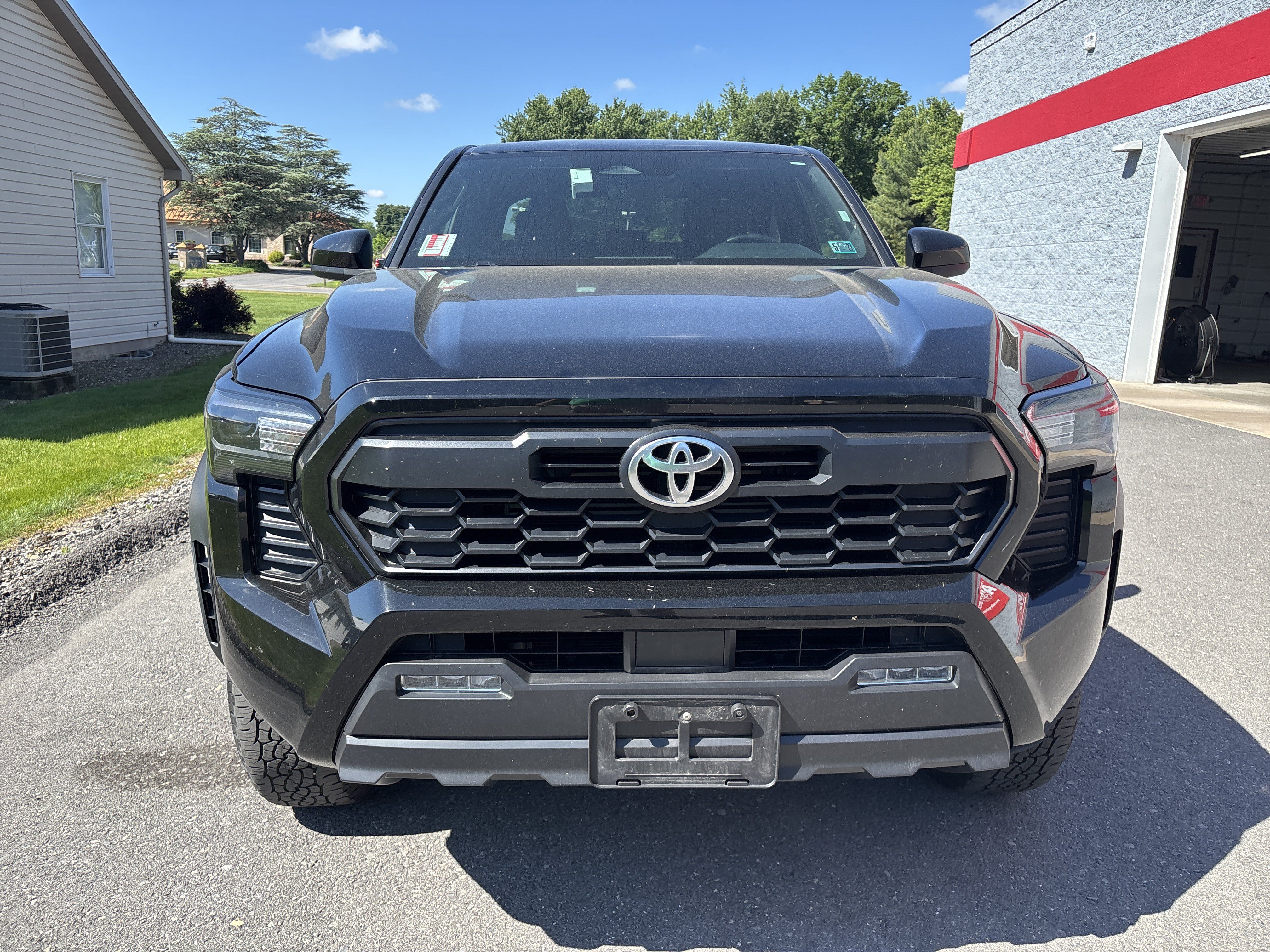 Used 2024 Toyota Tacoma TRD Off-Road AWD/4WD image 8