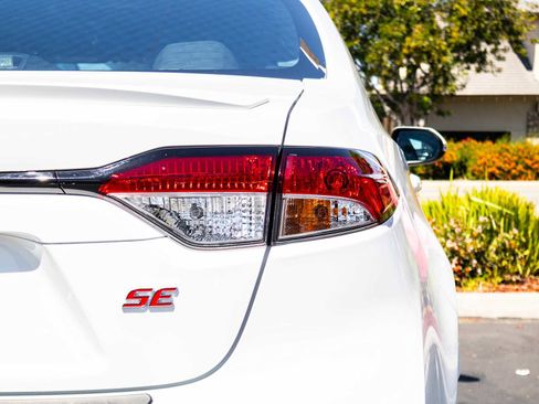 Used 2024 Toyota Corolla SE image 10