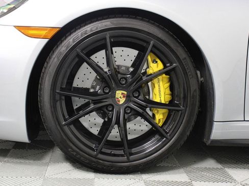Certified 2017 Porsche 911 Carrera 4S image 29