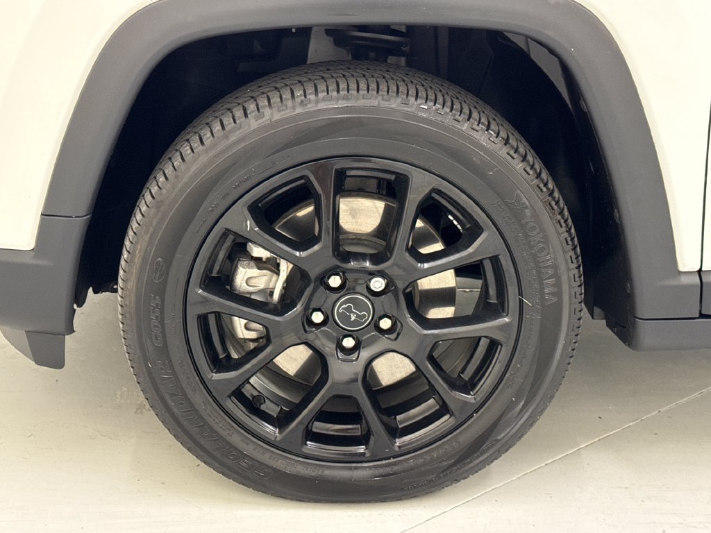Used 2025 Jeep Compass Latitude w/ Altitude Special Edition AWD/4WD image 12