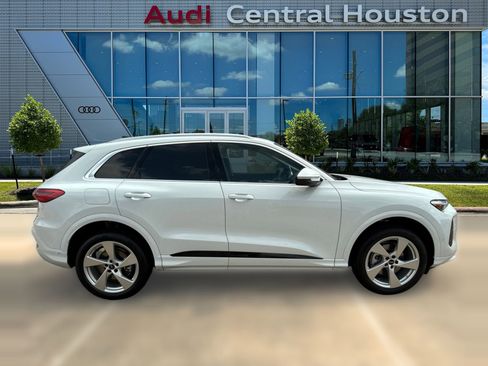 New 2025 Audi Q5 Premium Plus image 8