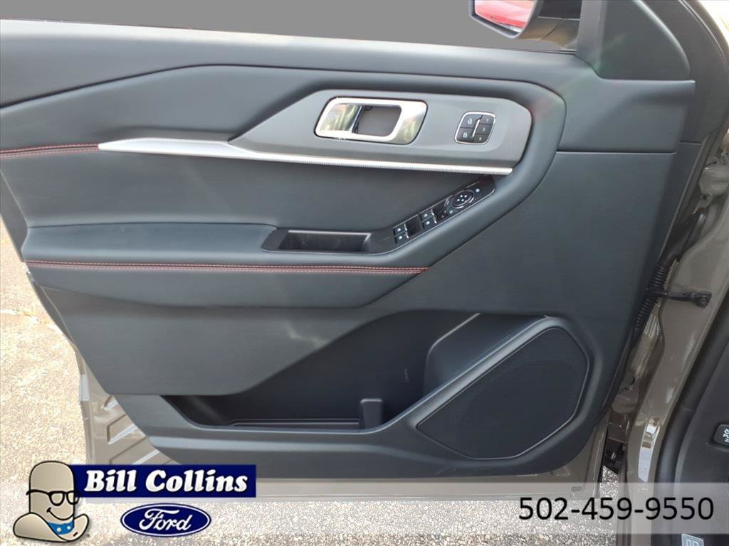 New 2026 Ford Explorer ST-Line w/ ST-Line Street Pack AWD/4WD image 16
