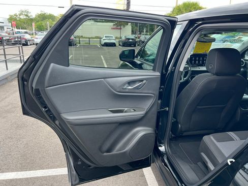Used 2025 Chevrolet Blazer LT AWD/4WD image 44