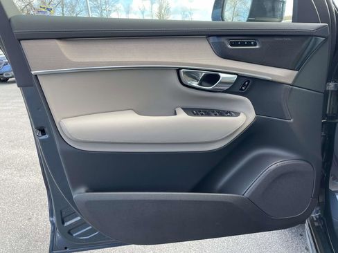 New 2026 Volvo XC90 B6 Plus w/ Protection Package Premier image 5