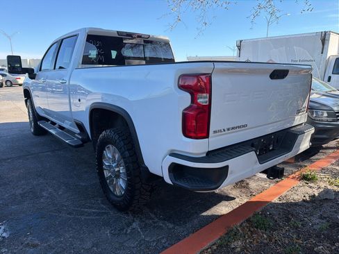 Used 2020 Chevrolet Silverado 2500 High Country w/ Technology Package image 12