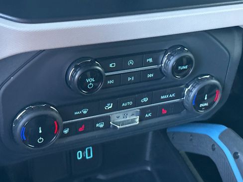 Used 2022 Ford Bronco Wildtrak image 17