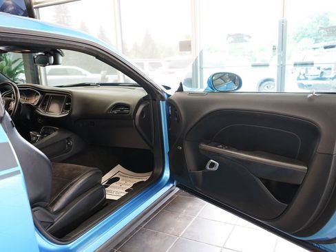 Used 2015 Dodge Challenger R/T Plus RWD image 40