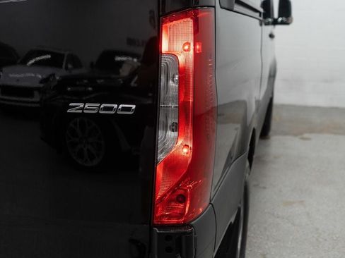 Used 2025 Mercedes-Benz Sprinter 2500 image 37
