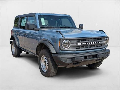 New 2025 Ford Bronco 4-Door image 7