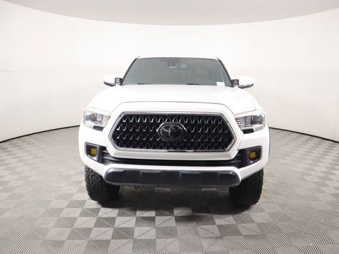 Used 2019 Toyota Tacoma TRD Off-Road image 2