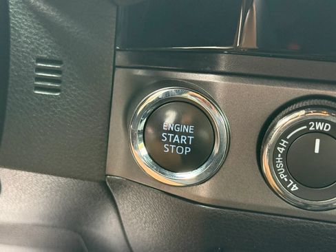 Used 2018 Toyota Tacoma TRD Off-Road AWD/4WD image 20