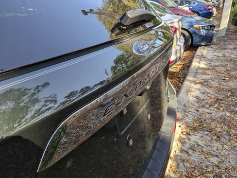 Used 2023 Ford Explorer XLT w/ Equipment Group 202A image 12