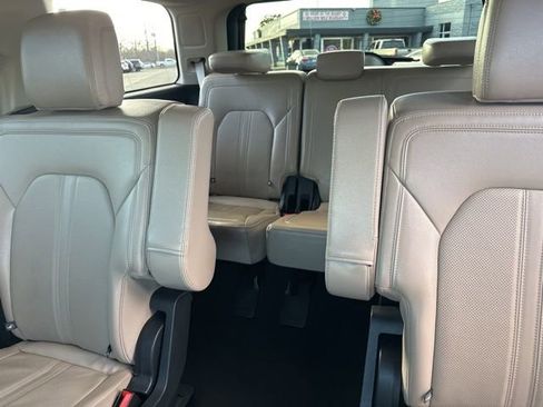 Used 2024 Ford Expedition Limited image 21