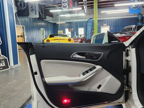 Used 2014 Mercedes-Benz CLA 250 4MATIC image 7