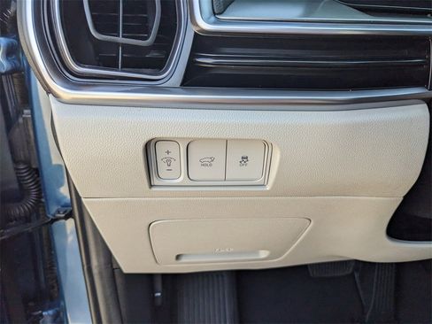 Certified 2025 Kia Sorento EX image 32