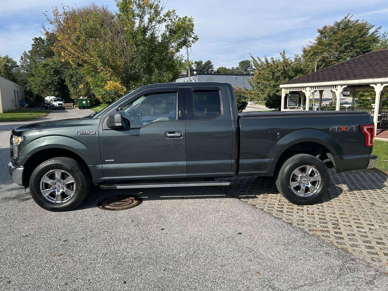 Used 2015 Ford F150 XLT w/ Equipment Group 301A Mid AWD/4WD image 10