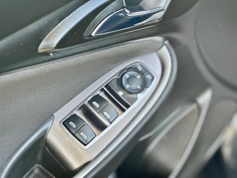 Used 2020 Chevrolet Malibu LS FWD image 14