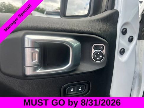 Used 2023 Jeep Gladiator Rubicon w/ LED Lighting Group AWD/4WD image 12