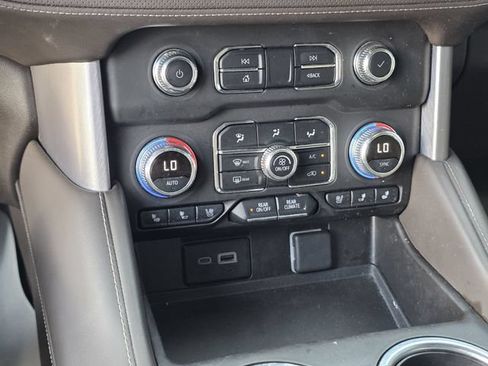 Used 2021 GMC Yukon XL SLT w/ SLT Premium Package RWD image 23