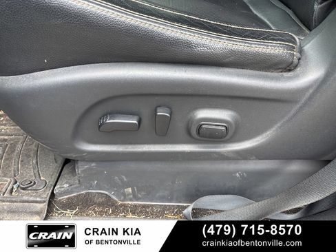 Used 2018 Nissan Titan SL w/ Midnight Edition AWD/4WD image 15