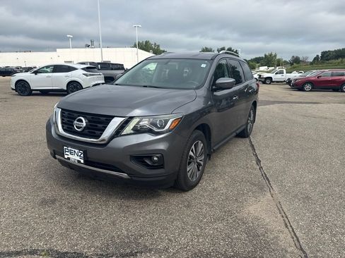 Used 2017 Nissan Pathfinder SV w/ Trailer Tow Package AWD/4WD image 1
