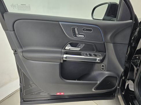 Certified 2025 Mercedes-Benz GLB 250 4MATIC image 11